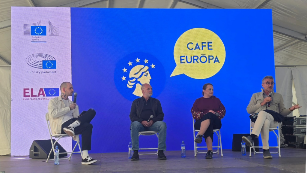 Cafe Europa 1. máj 2026 Diskusia „Sviatok (bez) práce? Prevezme AI naše miesto?“